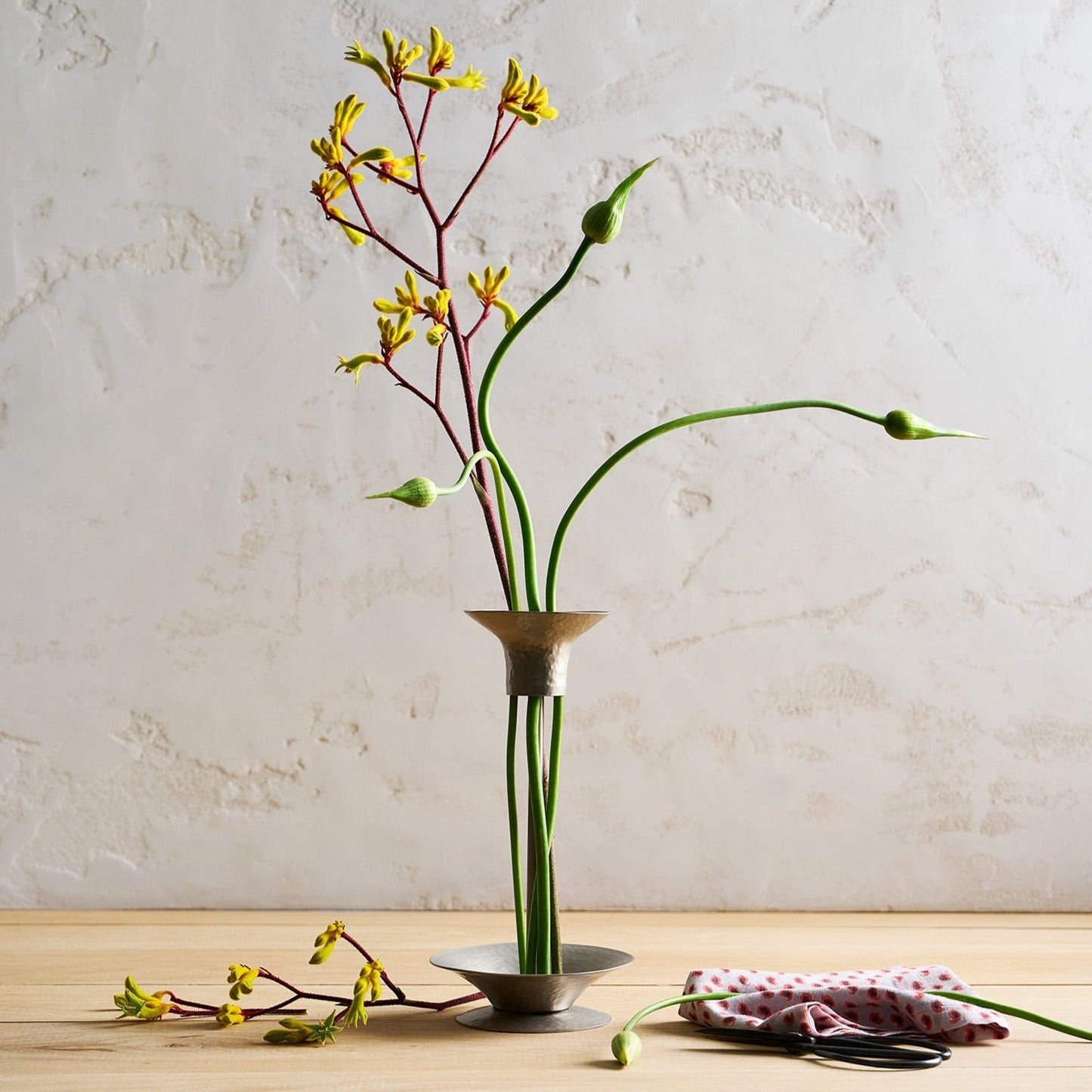 Floral Stem Holder – Hammered Stainless Steel, Pewter Finish