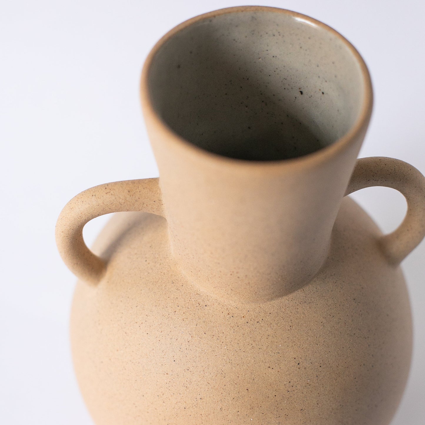 Tirreno Ceramic Vase – Handcrafted Natural Clay