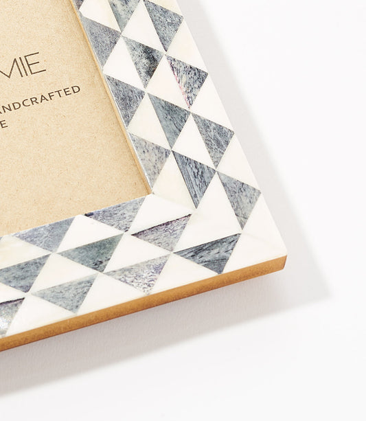 Varuna 5x7 Picture Frame – Gray & White Mosaic Bone