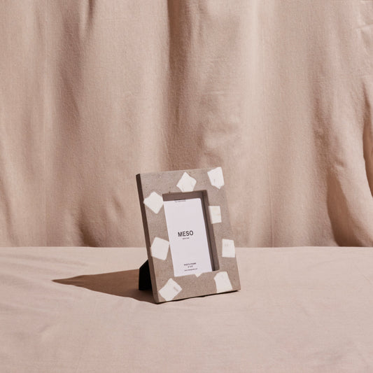 Piso 4x6 Concrete Picture Frame – White Marble Inlay